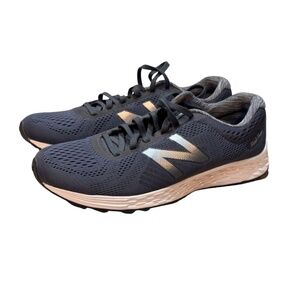 New Balance Women's Size 9.5